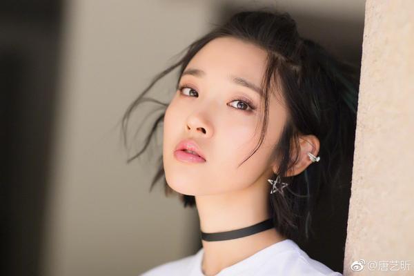 跟着《延禧攻略》学戴耳饰，今夏你最时尚