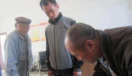  #收钱#困扰农民多年的问题，今年终于要严查了，农民只管等着收