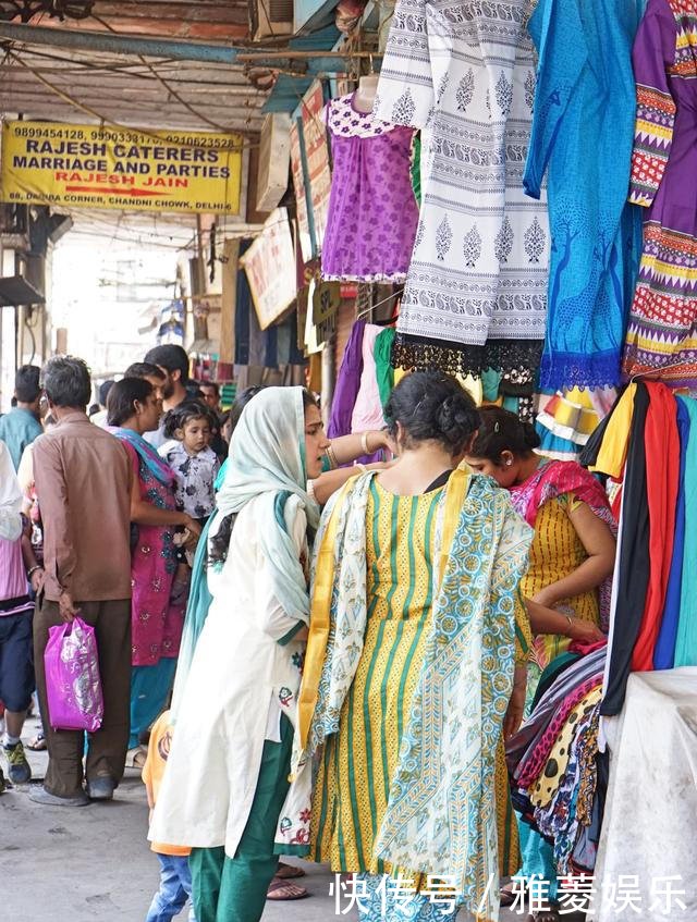 中国游客到印度旅游,看见满大街的传统服饰为什么中国做不到