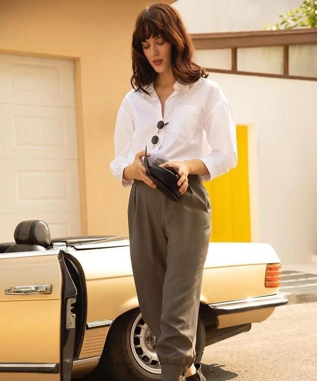  『仙女姐姐』年龄超过40岁的女性，减龄有妙招，这4款早春外套更适合你
