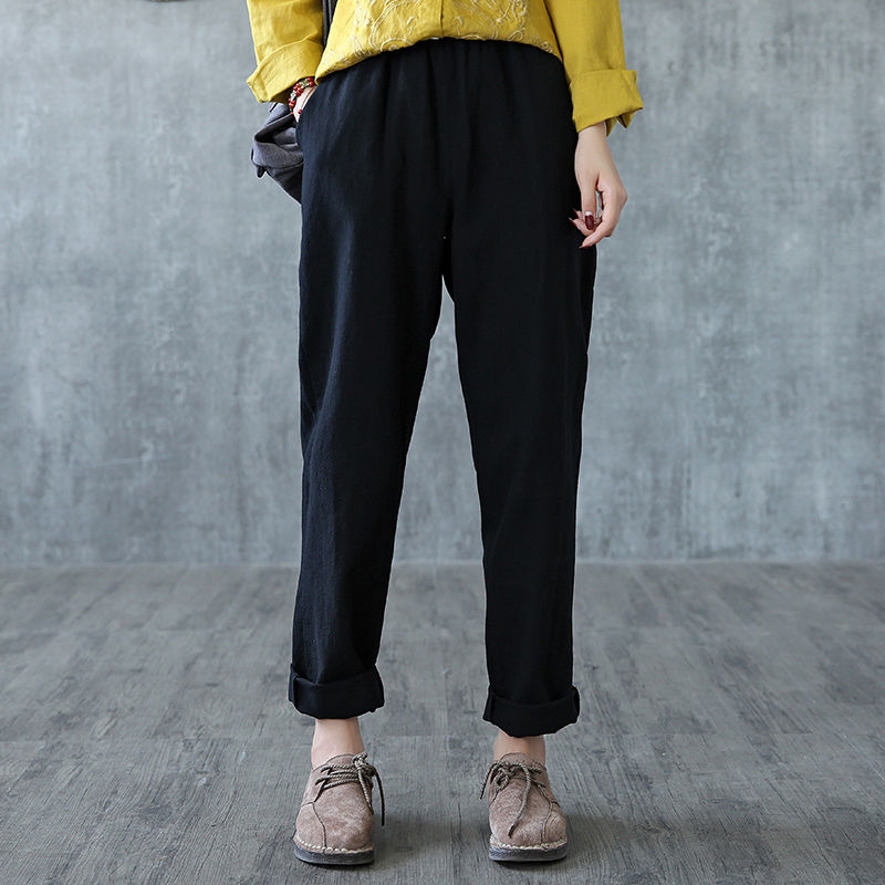 今秋别穿铅笔裤了,现主打这“简约裤”,比小脚裤还百搭显个高