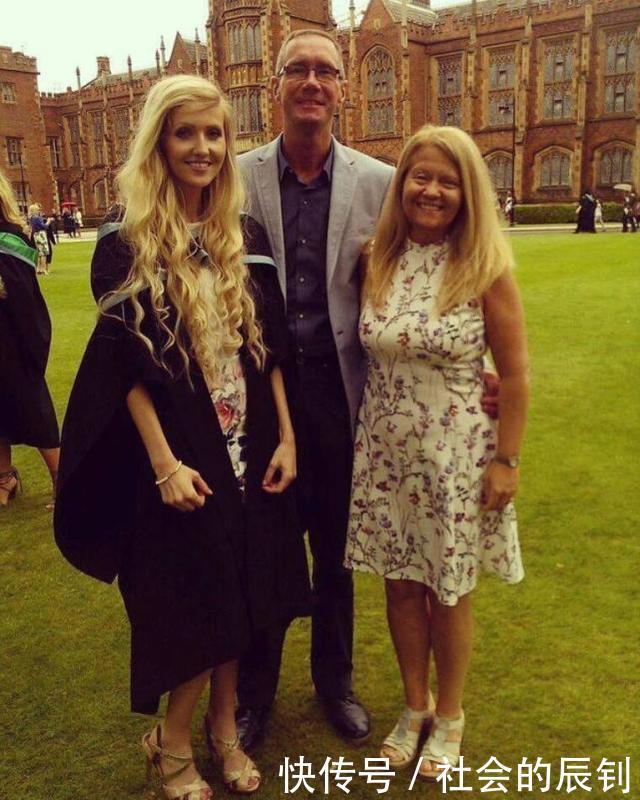 女子化妆上瘾，同居5年的男友从未见过她的真面目，最终被抛弃