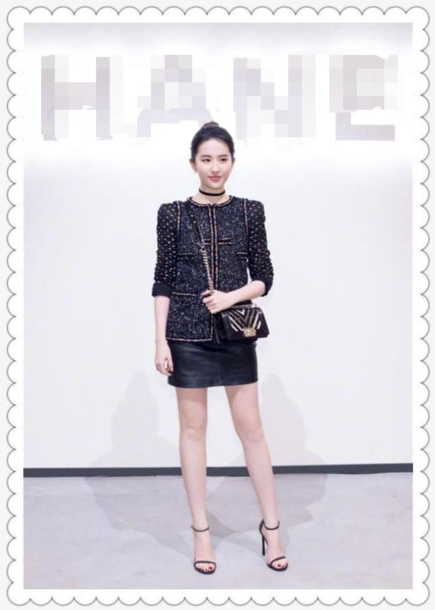 刘亦菲瘦了不止20斤！尖下巴都出来，网友：仙女脸再次征服时尚圈