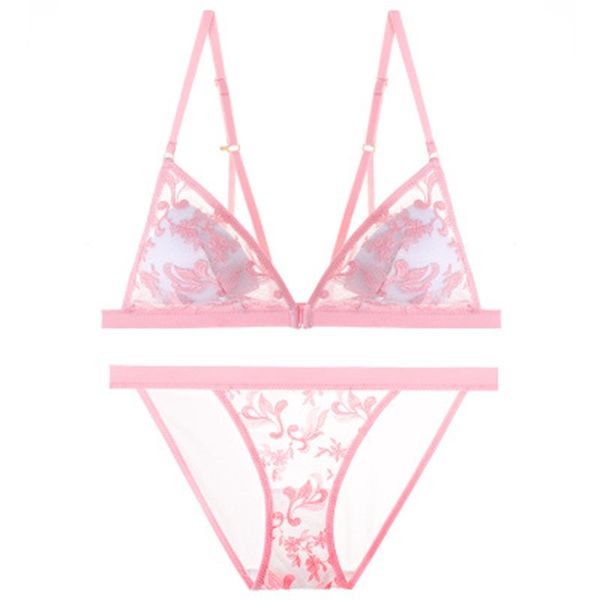 奶奶给孙媳妇洗衣服，看到“一片式”文胸，脸红脖子粗，羞死了