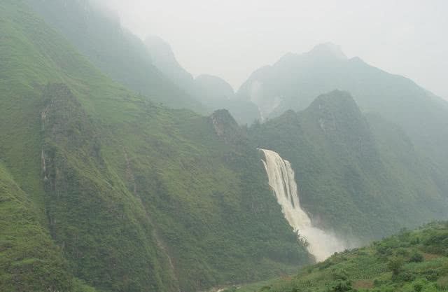 好壮观！比黄果树瀑布还震撼，贵州这个瀑布你去过没？