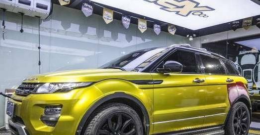  『汽车』想在汽车上省钱！汽车改色是贴膜好还是喷漆好呢？
