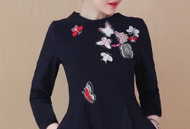 秋季穿这秋装连衣裙，单穿洋气，配打底+风衣时髦，忒美嫩