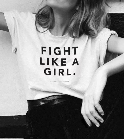 『白色衣服』一件白T, 怎样能时尚潮流走天地！