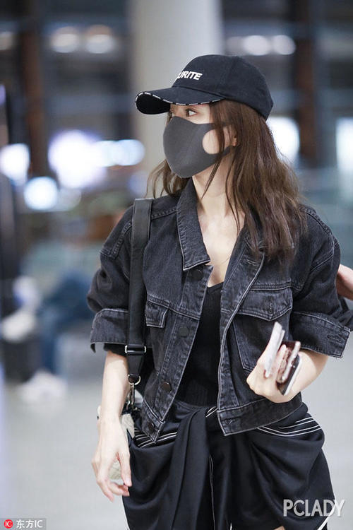 本周街拍：邓紫棋终于不穿皮裤，王鸥一件上衣毁全身