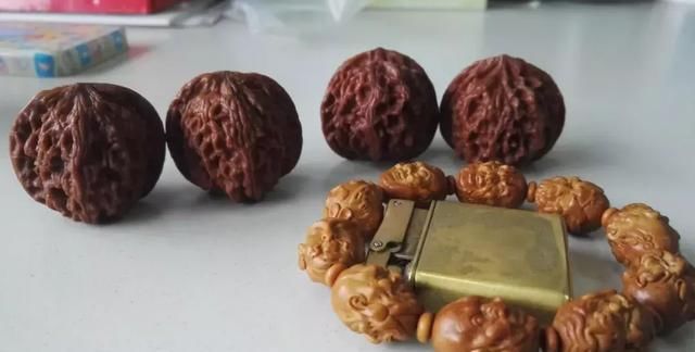 手串@炫耀手串用什么样的姿势，才能够达到最佳效果？