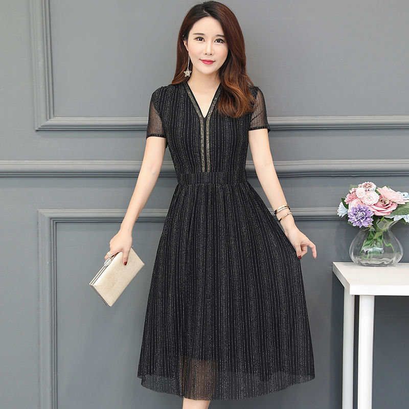 哇塞!这连衣裙，46岁嫂子一上身，嫩得像换了个人，我也照着买