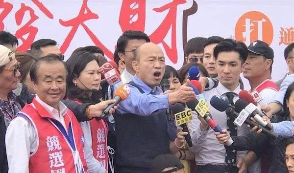 韩国瑜站台沸腾了全场　呼吁台南给谢龙介机会