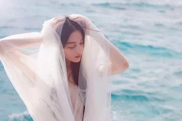 有颜值有身材有爱情，31岁的军嫂张馨予这次赢了