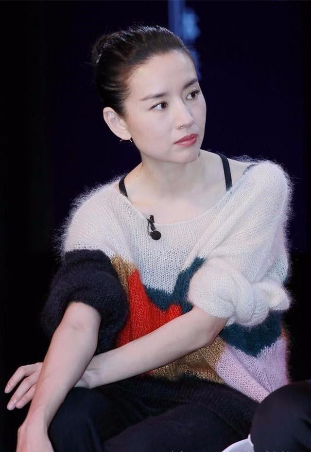 董洁只长年龄不长皱纹，再花时间打扮下!网友:这才是当年的女神