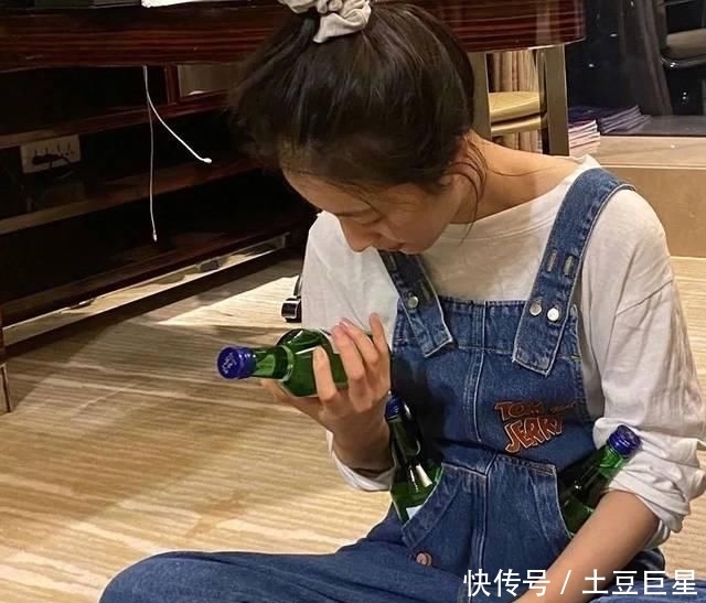 『卫衣』舍弃阔脚裤 !好见到爆的“初恋女友裤”来啦 !!