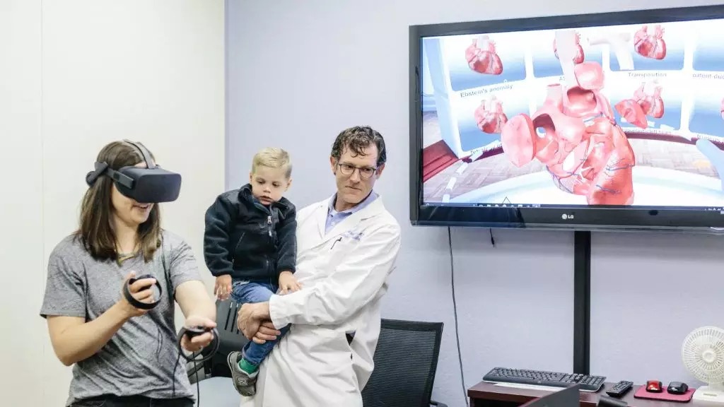 除了模拟手术教学,VR在医疗领域如何应用?