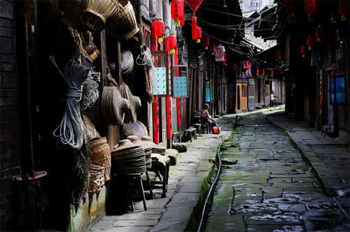 为什么说男不入川、女不入藏、老不入广？看到原因后，还挺在理