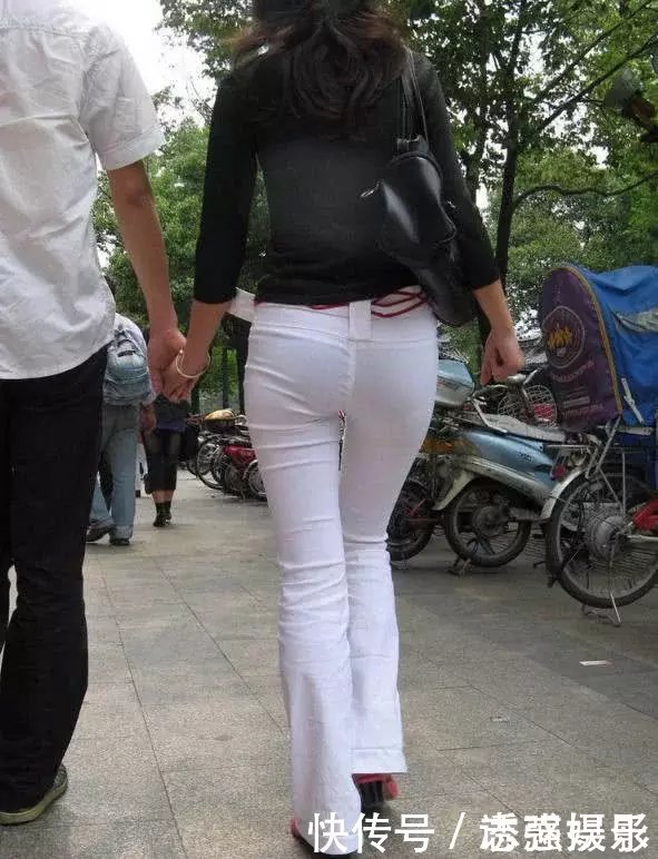 不同类型的白色牛仔裤，都能让人轻松穿出不同感觉！