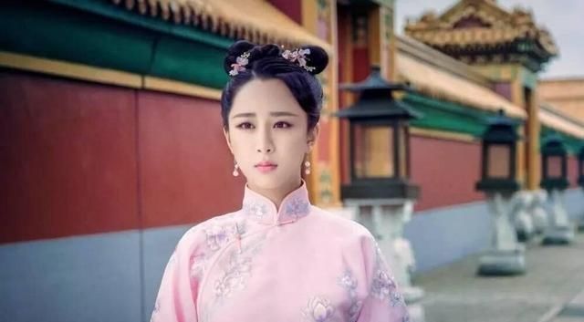 静谧：杨紫古装静谧淡雅，迪丽热巴古装活泼俏皮，你更喜欢谁？