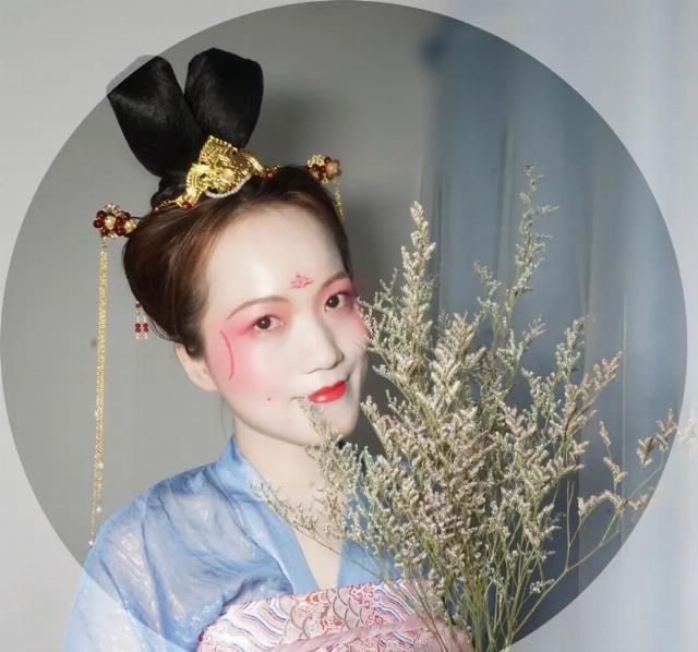  【情敌】长脸、男相却仍然甜美娇憨，她曾是全球女性的情敌...