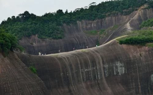 中国这处奇观被遗忘许久,仍是未开发免费景点,无栏杆处让人腿软