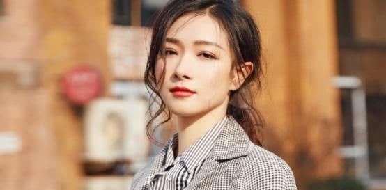  『拥有』胡歌愿给她做配角，李易峰想和她演情侣，她拥有的魅力实在太大了