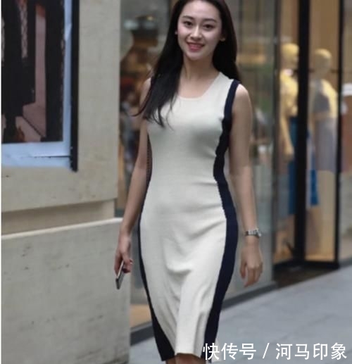 『小姐姐』小姐姐“黑白配”连衣裙,不仅优雅,还成为街上动人的风景线!