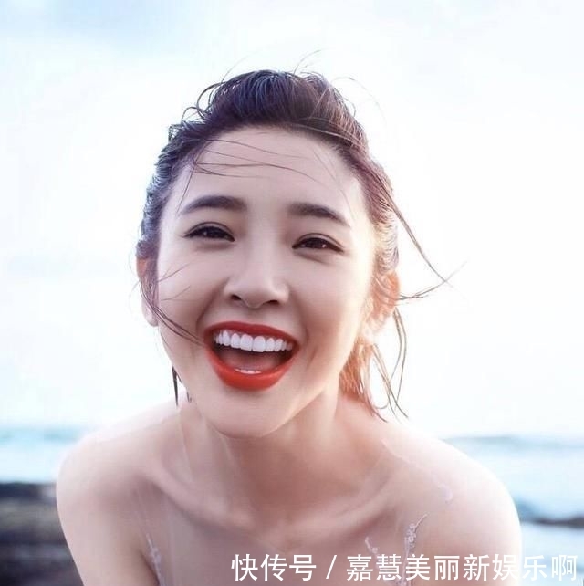 女生@长相干净的女生,一般都会有这4特点,即使五官很一般男生也喜欢