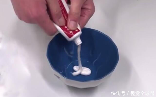 白鞋易脏难清洗,用这种方法一擦就干净,让你天