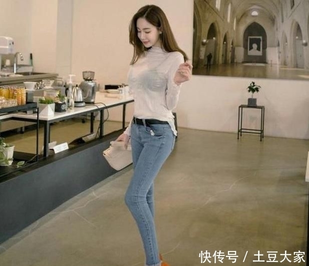 [ 美女]优雅迷人有气质！，时髦个性的牛仔裤美女