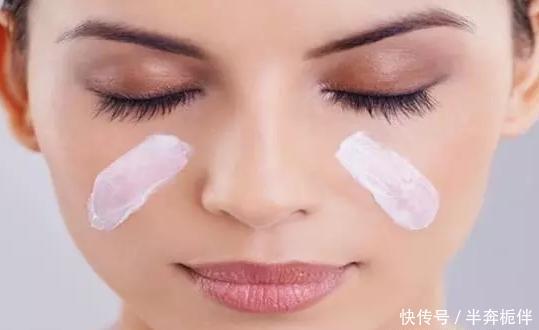 『眼霜』女人不管多大年纪,涂眼霜时少犯这3个错误!不然浪费钱还没效果