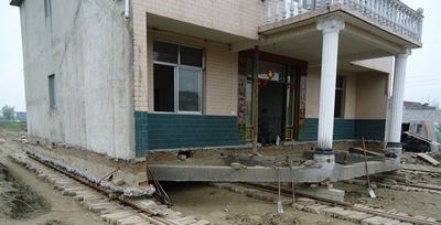  拆迁工作|村民花12万将自己三层楼平移150米，最牛钉子户，宁移