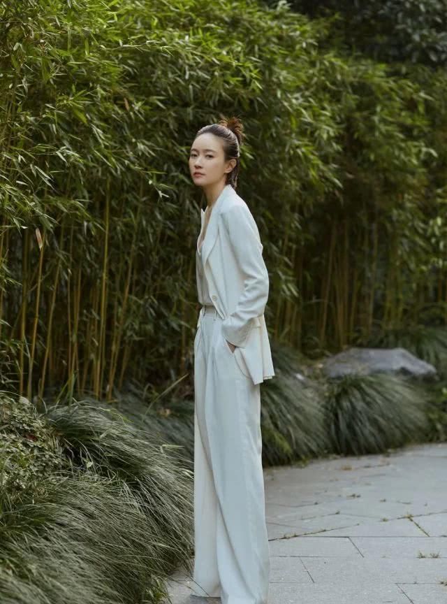 『中性风』高个子女孩子不知道怎么穿,娘man风超时尚