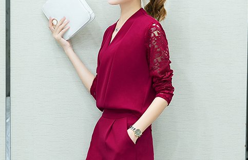 7080女人，秋天就该这么打扮，名媛套装+高跟鞋，美的很特别