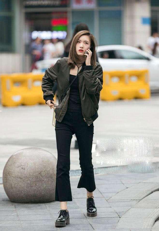 紧身裤整体看起来很有质感，尽显浪漫甜美气息，一点也不挑人