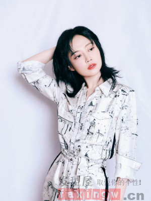 《延禧攻略》高冷高贵妃 戏外谭卓现代发型更显女神气质