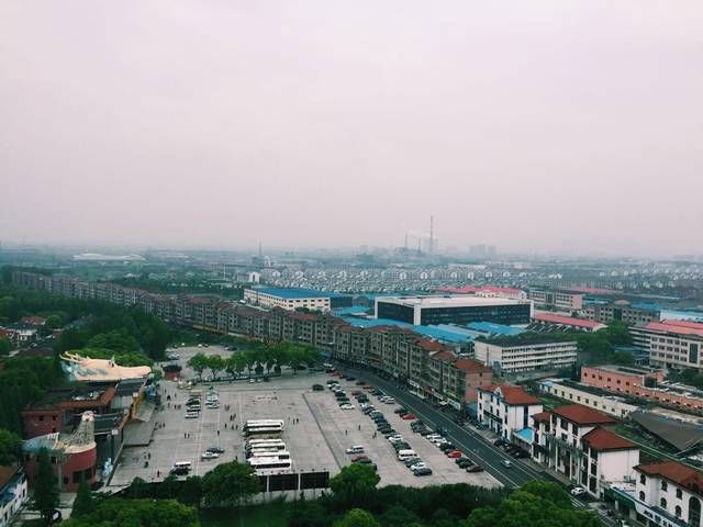  【老外】老外拍下中印两国最有钱的村庄，对比后感叹差距太大