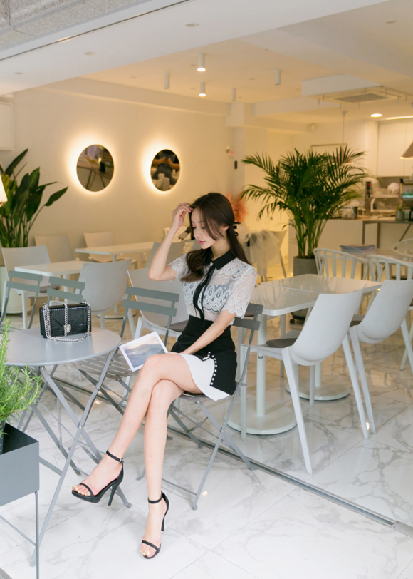 女神孙允珠，水滴波纹霜露刺花螺旋宫廷裙