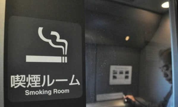 日本游客体验中国高铁，当面指出两处两大缺点，网友：认同