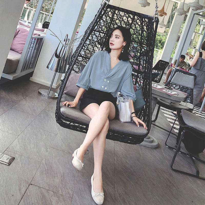 1米5老婆从不穿高跟鞋!出门时尚短套装+平底，看着有1米6