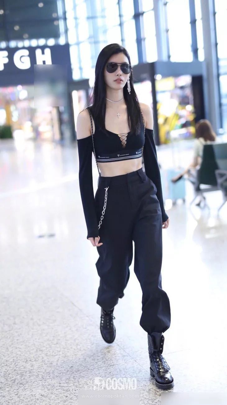 千万别学刘雯穿排扣连衣裙!