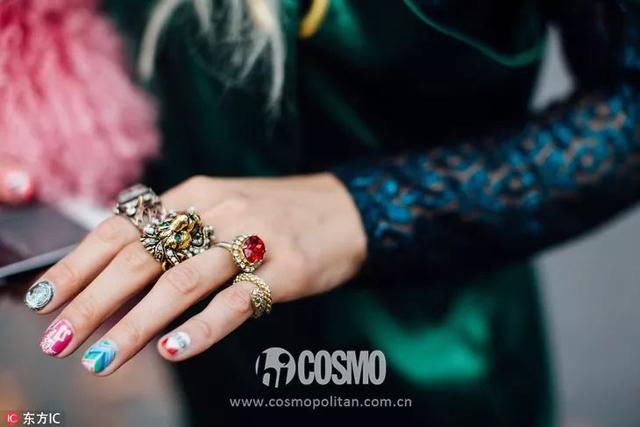 时髦办|道理我都懂，所以到底哪些戒指叠戴最好看?