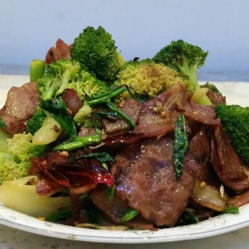  「木耳」精选美食：茭白炒肉、培根炒西兰花、清炒空心菜、木耳炒肉片的做