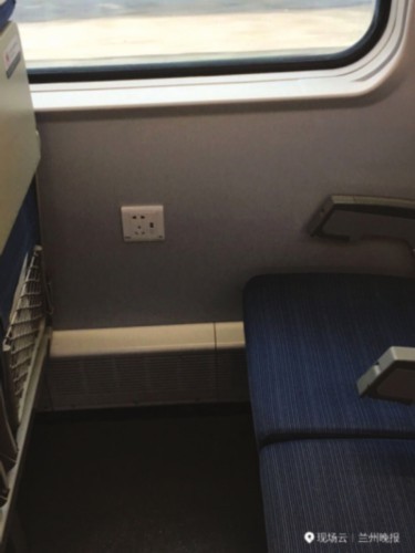 “绿巨人”动车组首秀兰渝铁路