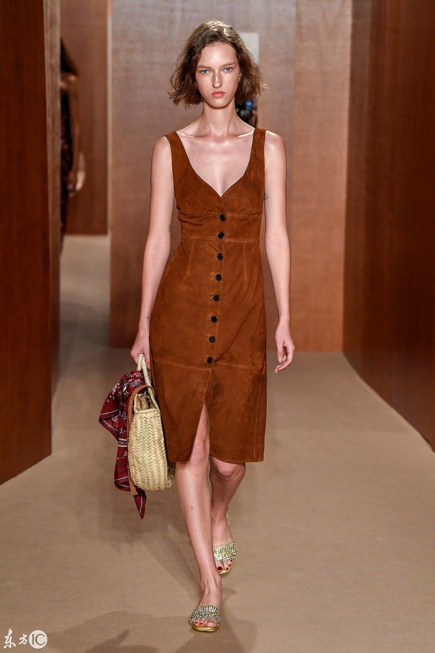 个人看过的最另类时装秀，堪称奇葩，这样我也可以做设计师