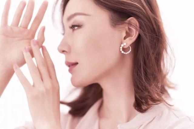 41岁的旗袍女王，优雅和精致的陈数几乎让女人汗颜