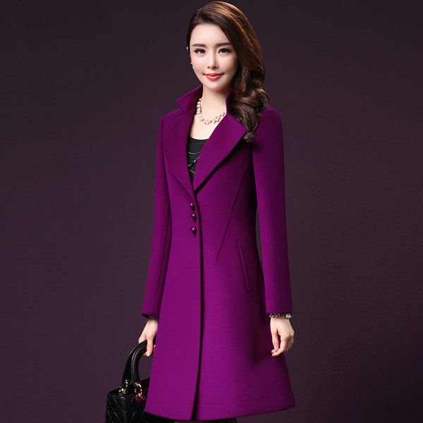 别再皮衣了，今年流行呢大衣+弹力靴，保暖显瘦，女人味满分