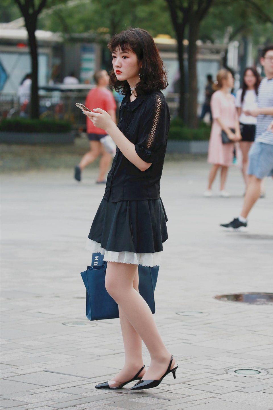 街拍:丝袜高跟美女真的好精致