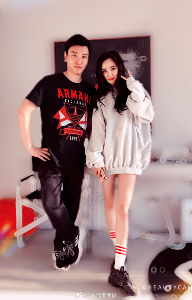 杨幂懒理离婚传闻,与小鲜肉连续4天在一起,并天天被“表白”