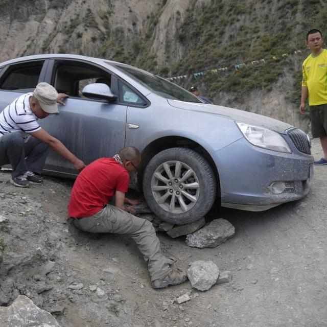 1.4T排量适合走川藏线的车：大家对川藏线的认知，完全就是个错误